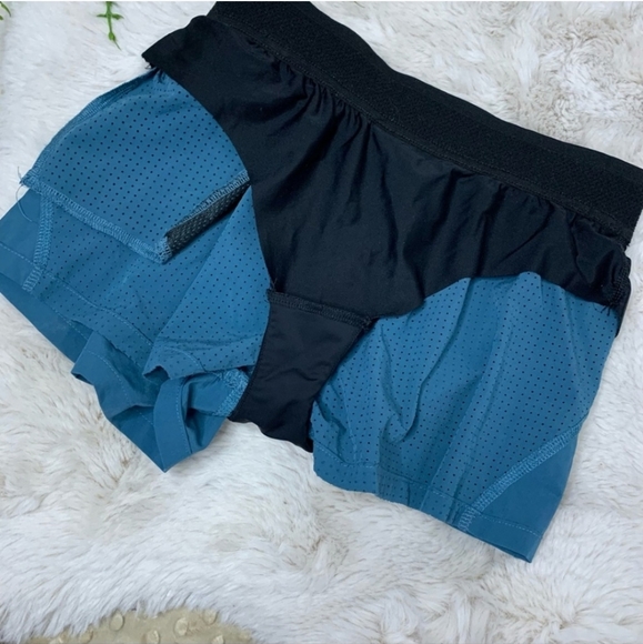 Vuori chase performance shorts - Picture 2 of 3